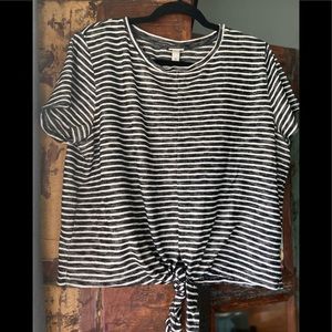 Black and white tie front top